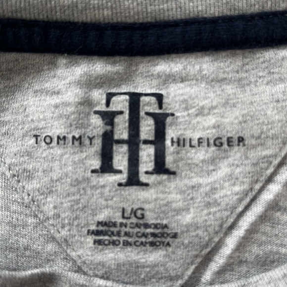 Tommy Hilfiger Shirt - Picture 3 of 3